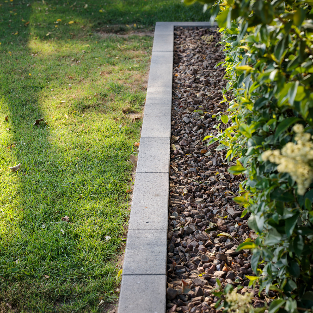 Melville Curb