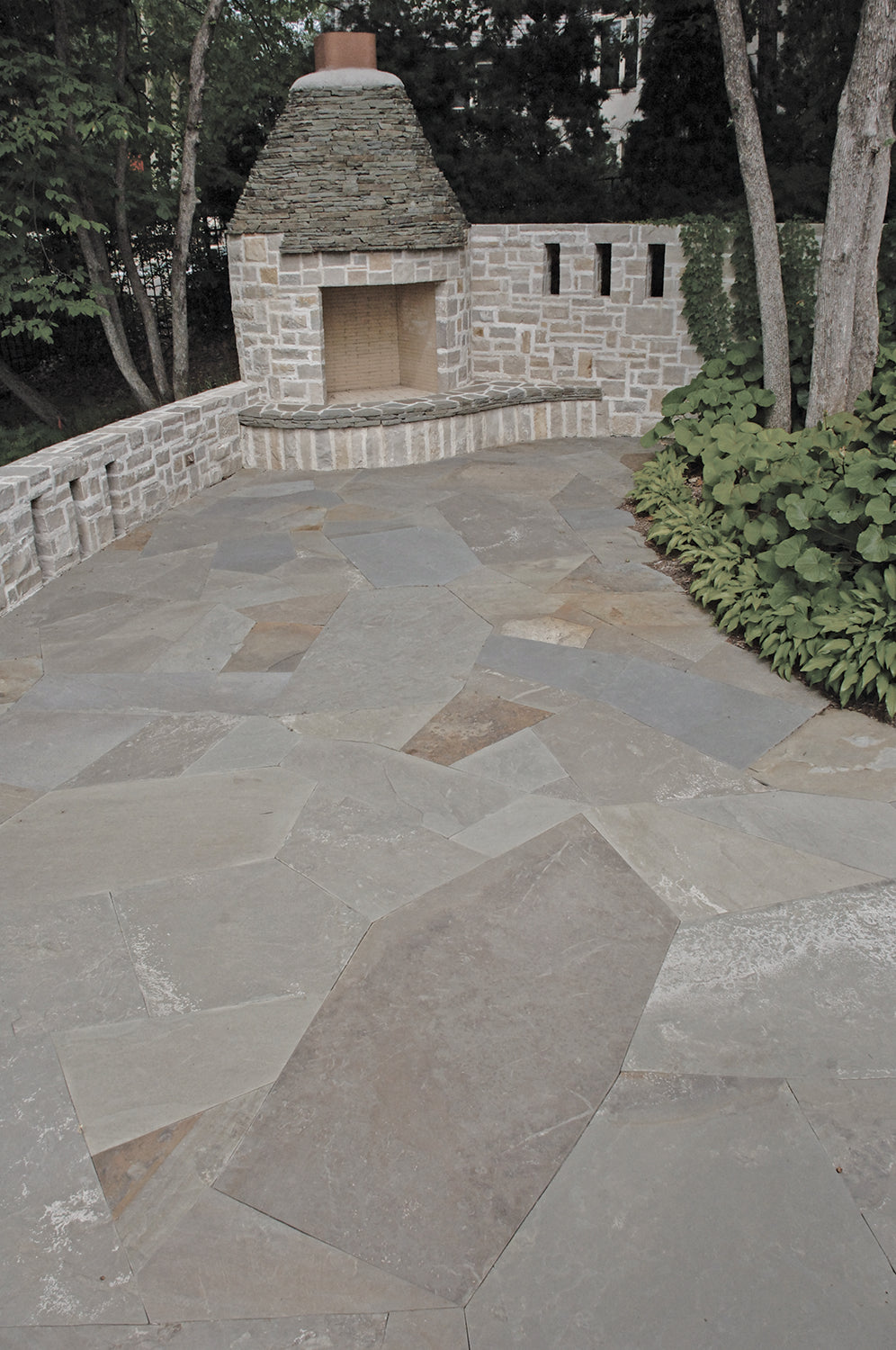 Flagstone - NEW YORK BLUE F/C N/C 1.5"-2.5" - irregular bluestone patio